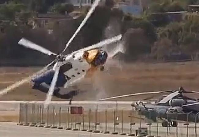 Συντριβή ελικοπτέρου με δύο νεκρούς στη Ρωσία (vid)