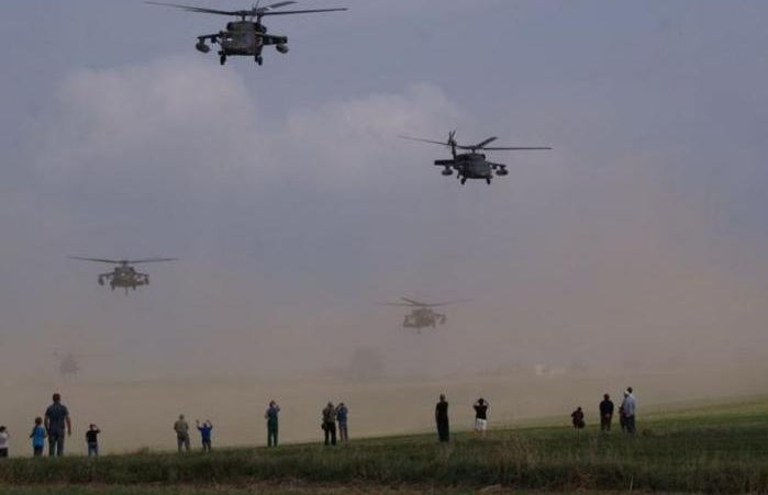 Έξι αμερικανικά ελικόπτερα έχασαν τον προσανατολισμό τους στην Πολωνία και προσγειώθηκαν όπως – όπως