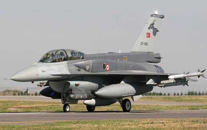 Καθηλωμένα 8 τουρκικά μαχητικά F-16D ύστερα από την εμφάνιση ρωγμών