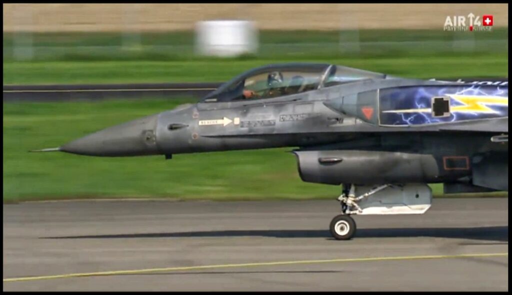 Το εκπληκτικό βίντεο της ΠΑ από την επίδειξη της Ομάδας “ΖΕΥΣ” στην Ελβετία