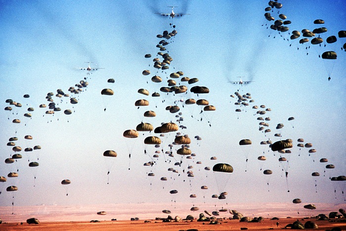 Άλμα Αμερικανών Αλεξιπτωτιστών για τα 70χρονα της επιχείρησης “Market Garden” – Βίντεο