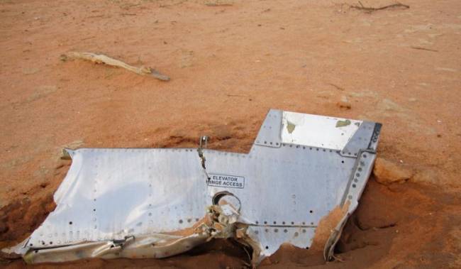 Ακόμα δεν μπορούν να εξηγήσουν τους λόγους της συντριβής του αεροπλάνου στο Μάλι