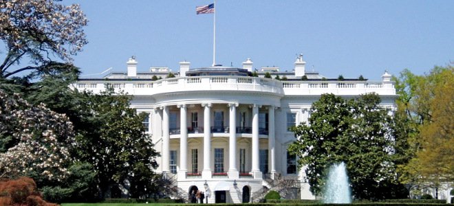 Ο άνδρας που αποπειράθηκε να εισβάλει στον Λευκό Οίκο είχε 800 σφαίρες στο αμάξι του!