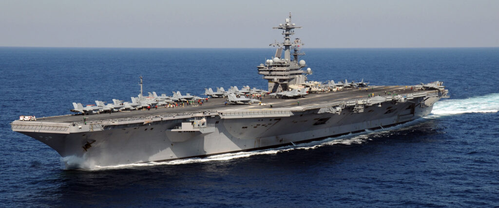 Από το USS “George Bush” και α/τ κλάσης “Arleigh Burke” η επιδρομή κατά ISIL στη Συρία