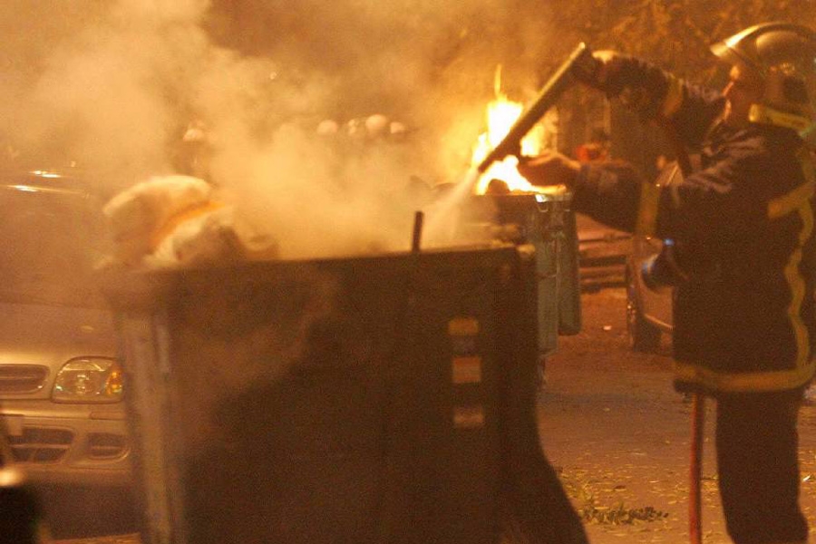 Σοκ: Έκαψαν πτώμα σε κάδο σκουπιδιών