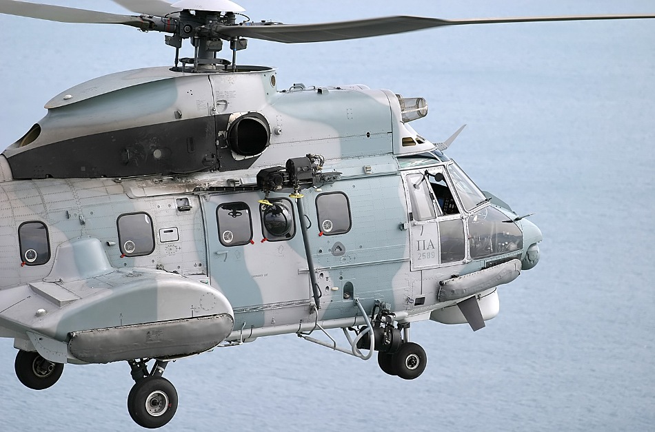 Super Puma της ΠΑ σώζει τους αγνοούμενους στη Χαλκιδική [βίντεο]