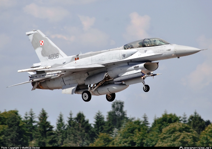 JASSM-ER, AMRAAM , ΑΙΜ-9Χ και SDB για τα πολωνικά F-16