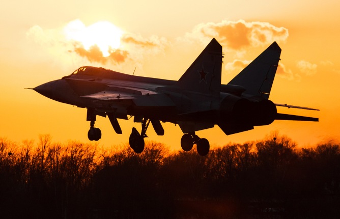 Μοναδικό βίντεο: 6 εξωτερικά προσαρμοσμένες κάμερες καταγράφουν αποστολή τριών MiG-31BM