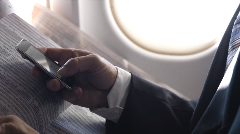 Πλέον θα επιτρέπεται να έχουμε ανοιχτά κινητά και tablets κατά τη διάρκεια της πτήσης