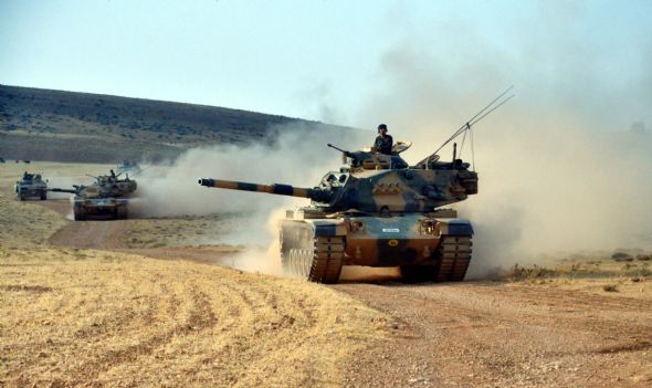Τουρκία: Αναπτύσσει άρματα μάχης στα σύνορα με τη Συρία – Ετοιμάζονται για εισβολή;