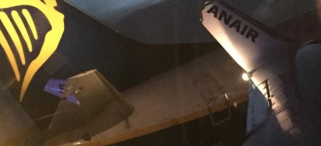 Τρόμος στο αεροδρόμιο του Δουβλίνου – Δύο αεροσκάφη της Ryanair συγκρούστηκαν μεταξύ τους (εικόνες, vid)