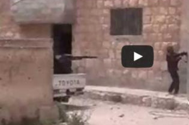 Ισλαμιστές “κομματιάζουν” κατά λάθος άλλον ισλαμιστή και φωνάζουν Αλάχ Ακμπάρ (vid)