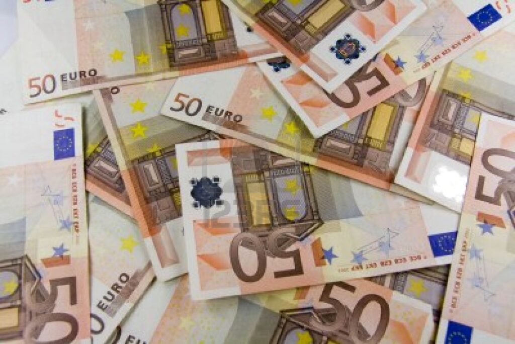 Ρουμάνος έδωσε δάνειο σε ομοεθνή του με πλαστά χαρτονομίσματα