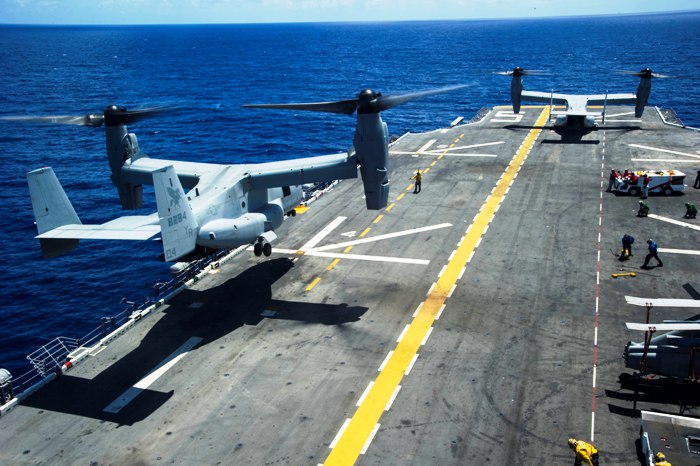 MV-22 Osprey εφορμούν από το κατάστρωμα του USS Peleliu – Βίντεο