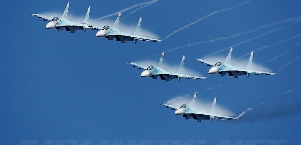 Η Ρωσία αναπτύσσει αεροπορική βάση στη Λευκορωσία για μεταστάθμευση σε πρώτη φάση Su-27