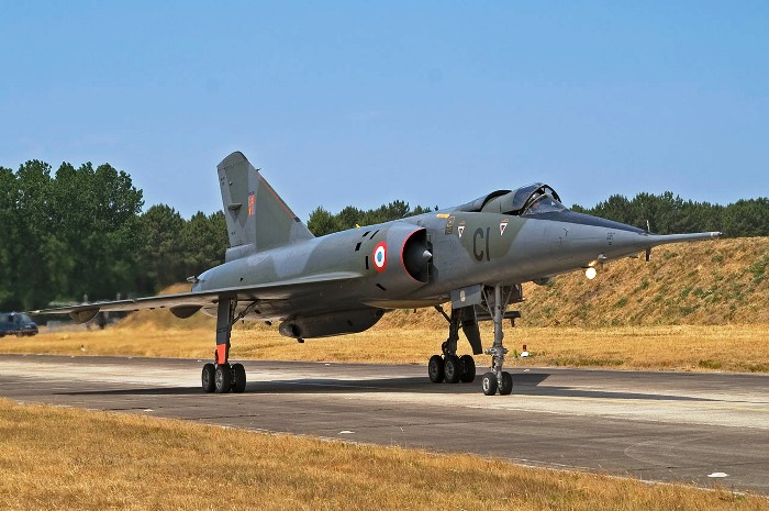 Mirage IV: 50 χρόνια από την είσοδο σε υπηρεσία του στρατηγικού βομβαρδιστικού της Armée de l’Air