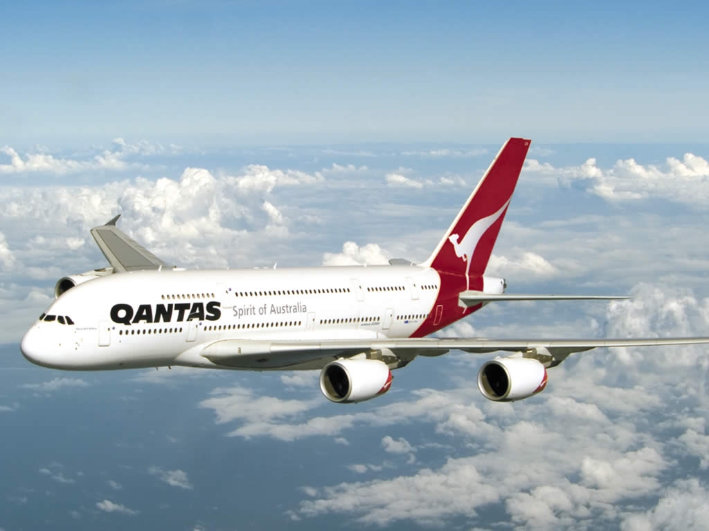 Χριστιανή υπάλληλος της Qantas εξαναγκάστηκε να αφαιρέσει το σταυρό της!