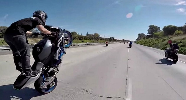 Ομάδα μοτοσικλετιστών τρέπει σε φυγή δικυκλιστή αστυνομικό – Βίντεο