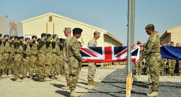 ΗΠΑ και Βρετανία αποχωρούν επίσημα από το Αφγανιστάν – Άγνωστο το μέλλον της χώρας