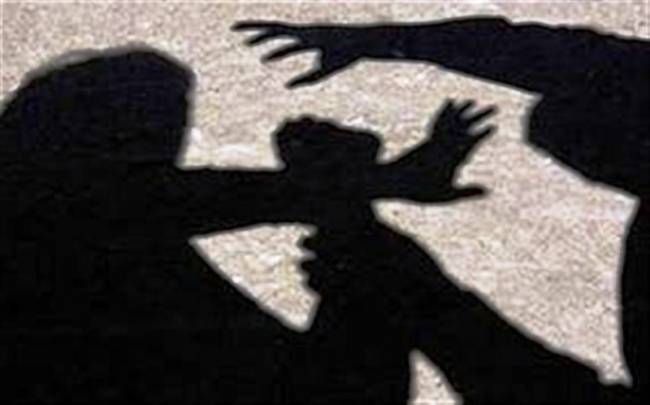 Στη Μαγνησία ξυλοκόπησαν 19χρονη στη μέση του δρόμου