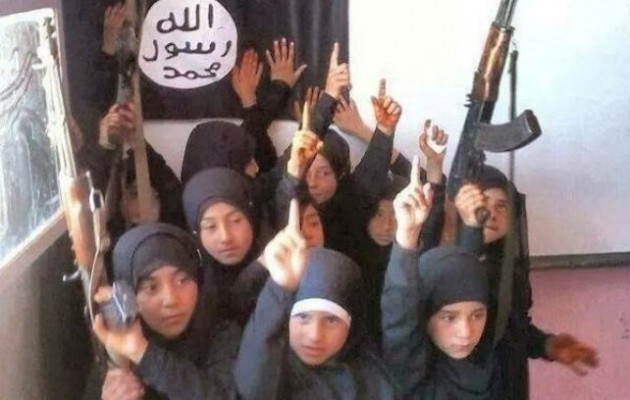 Φρίκη προκαλούν οι αποκαλύψεις για το τι κάνει το ISIS στα παιδιά