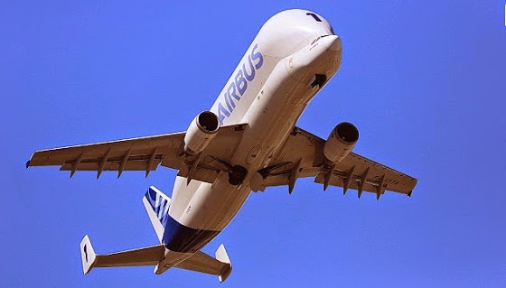 Beluga ST: Το αεροσκάφος με την πιο περίεργη όψη στον κόσμο [εικόνες, βίντεο]