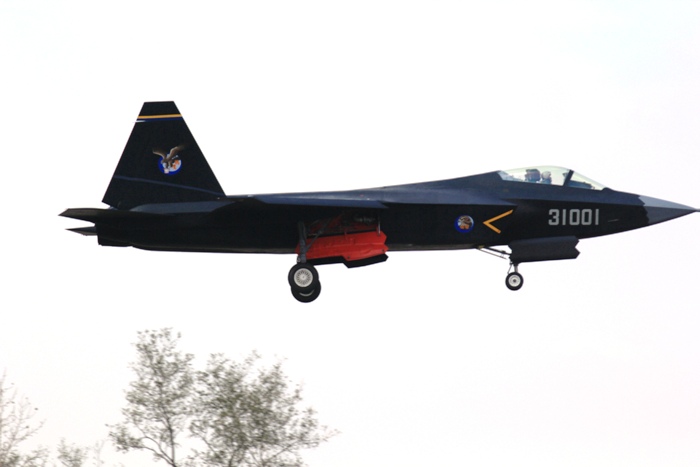 Το κινεζικό Shenyang J-31 ίσως δεν είναι τόσο stealth: «Καπνίζει» σαν F-4…