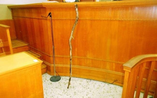 Στο εδώλιο ο ιερέας από την Άρτα που σκότωσε τον αδερφό του
