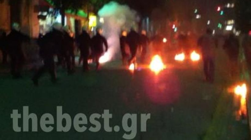 Επεισόδια στην Πάτρα στην πορεία για το Πολυτεχνείο [βίντεο]