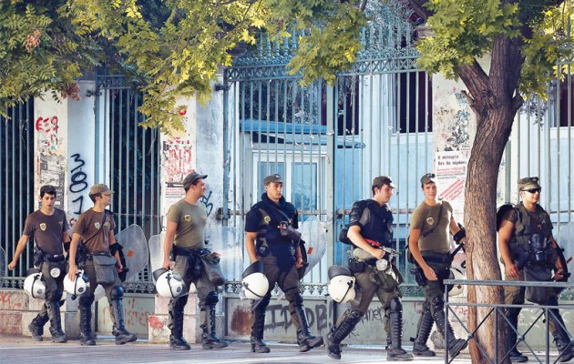 Σοβαρά επεισόδια στην πορεία για τον Γρηγορόπουλο στη Πάτρα