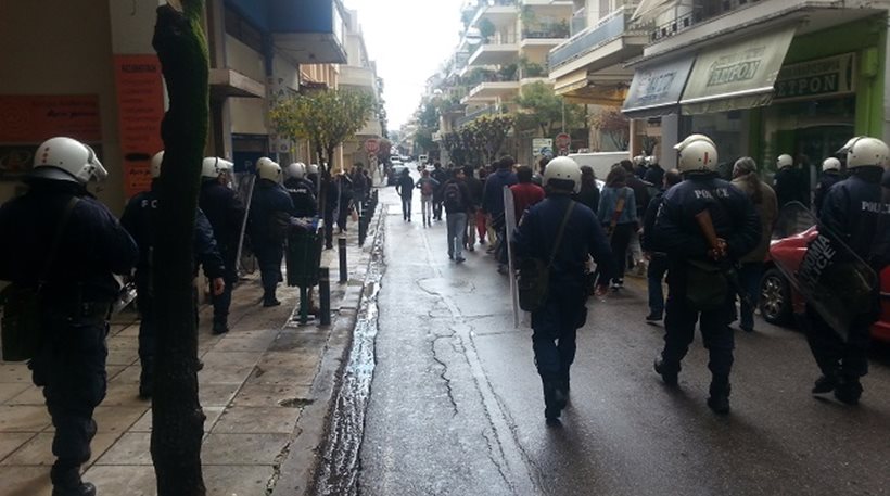 Επεισόδια και προσαγωγές στο κέντρο του Αγρινίου [βίντεο]
