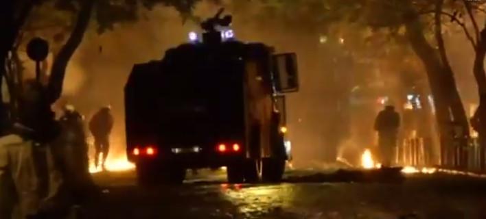 Το γύρο του κόσμου κάνουν τα χθεσινά επεισόδια [βίντεο]