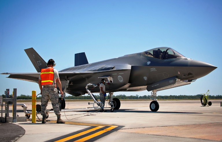 Νέο πρόβλημα για τα F-35: Δεν μπορούν να πάρουν καύσιμο από βυτιοφόρα τις ζεστές ημέρες με ηλιοφάνεια!