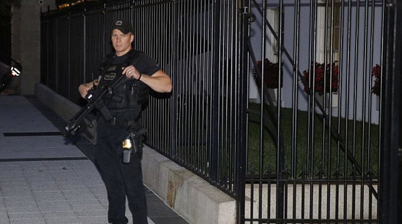 ΗΠΑ: Ανάγκη για νέο… φράχτη στο Λευκό Οίκο «βλέπει» η Επιτροπή για να προστατεύσει τον Πρόεδρο