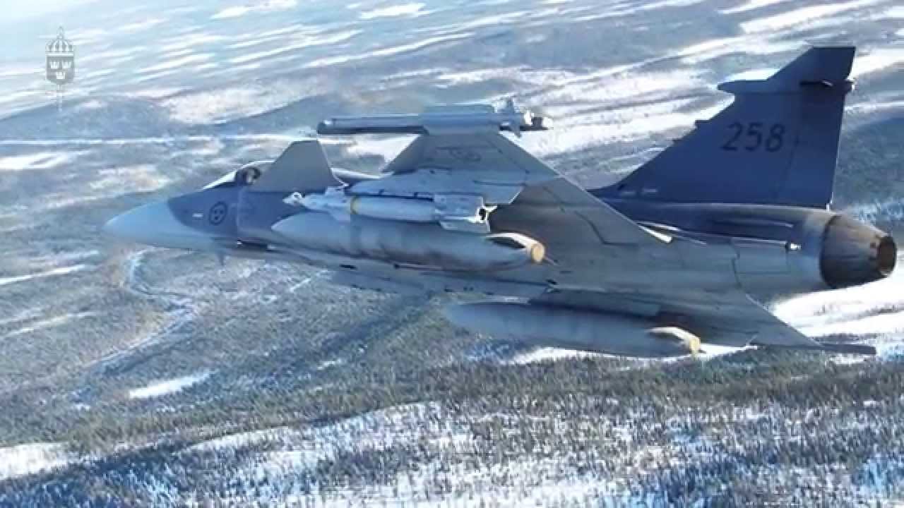 Ρίψη κατευθυνόμενης βόμβας από μαχητικό JAS-39 [βίντεο]