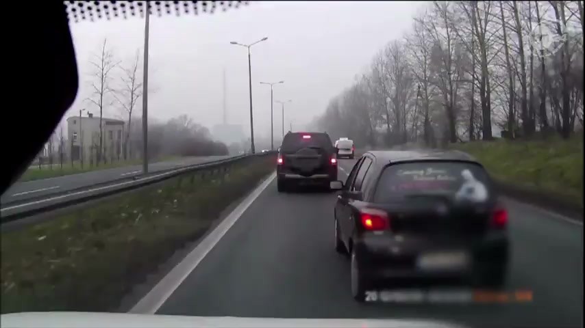 Κακοποιός ανοίγει πυρ εναντίον αστυνομικών κατά τη διάρκεια καταδίωξης σε εθνικό δρόμο (vid)