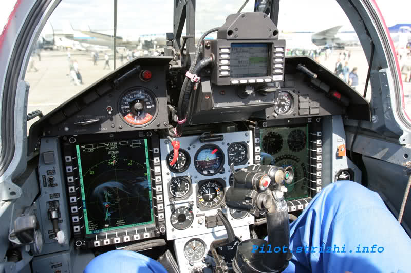 Δείτε πως αναβαθμίζουν τα MiG-31ΒΜ – Φωτογραφίες