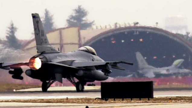 Πώς να βάλετε μπροστά ένα… F-16 – Βίντεο