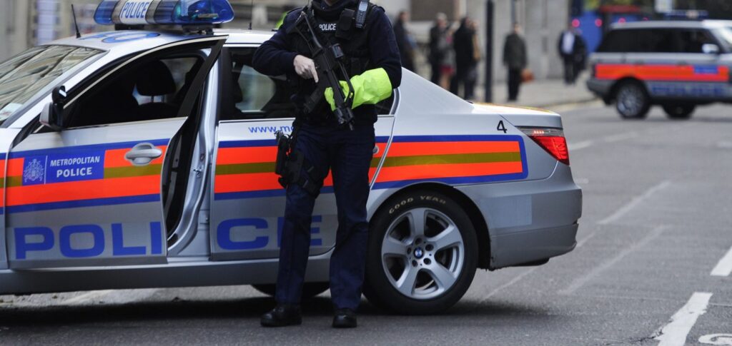 Συναγερμός στην Βρετανία για την πιθανότητα χτυπήματος από ισλαμιστές τα Χριστούγεννα