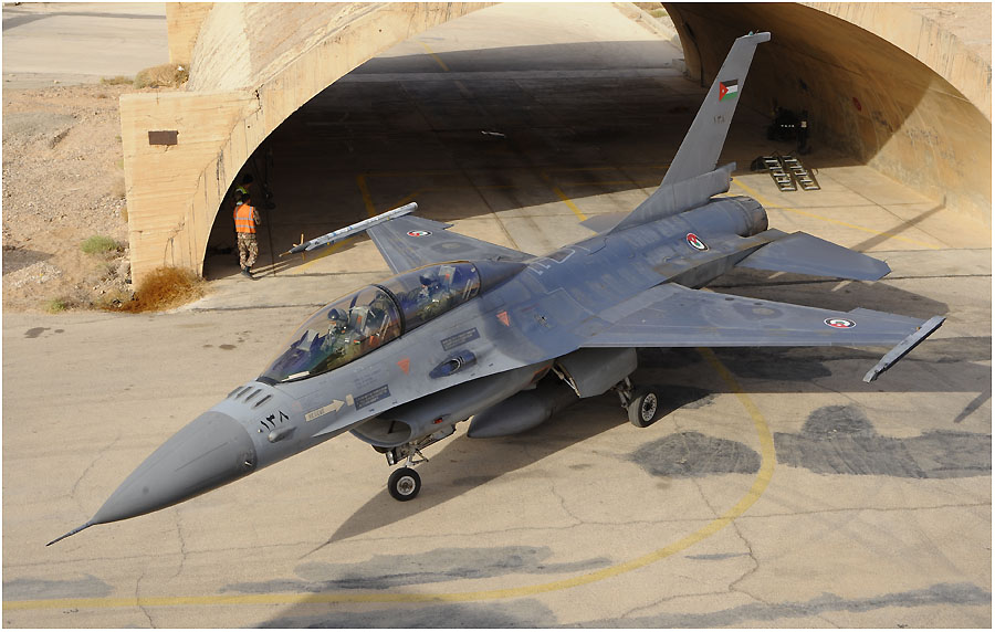 Οι ΗΠΑ ανακοίνωσαν ότι το F-16 της Ιορδανίας το κατέρριψε άλλο μαχητικό – Στήνουν σκηνικό επέμβασης στη Συρία