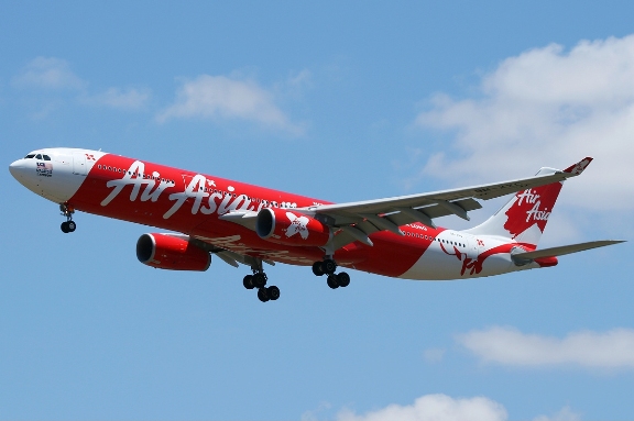 Αγνοείται αεροσκάφος της AirAsia με 155 επιβαίνοντες