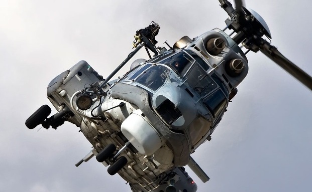 Ένα Super Puma στο Norman Atlantic – Τρία ακόμη ελικόπτερα στην Κέρκυρα περιμένουν την έγκριση των ιταλικών αρχών…