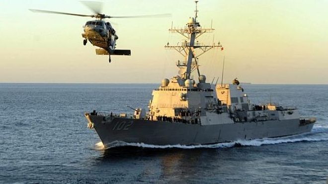 Το αντιτορπιλικό USS Sampson στις έρευνες για τον εντοπισμό του AirAsia