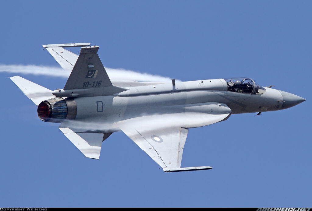 Έτοιμο για εξαγωγή το JF-17 Thunder – Η Ρωσία έδωσε την άδεια για τον κινητήρα [βίντεο]
