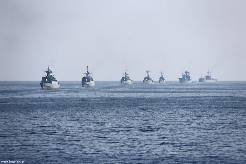 Η παρέλαση των ναυτικών δυνάμεων του Ιράν μετά την λήξη της μεγάλης διακλαδικής άσκησης [εικόνες]