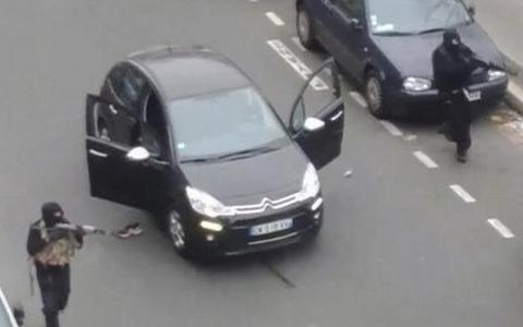 Ταυτοποιήθηκαν οι δράστες του μακελειού στο Παρίσι – Εθνικό Πένθος κήρυξε ο Ολάντ