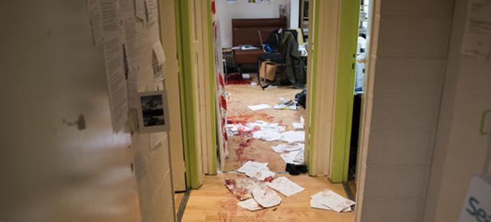 Μαρτυρίες-σοκ μέσα από το Charlie Hebdo: Παντού αίματα και πτώματα