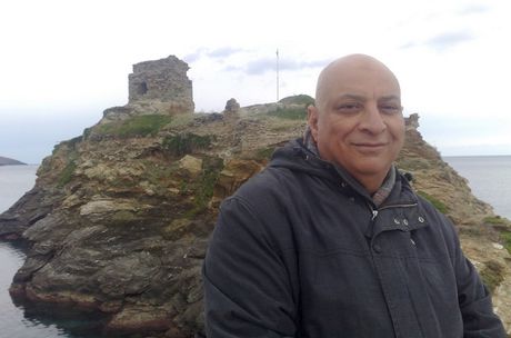 Πρωτοφανείς δηλώσεις του προέδρου των ισλαμιστών της Ελλάδας για τη σφαγή στη Γαλλία: “Ακροδεξιοί πράκτορες το έκαναν”