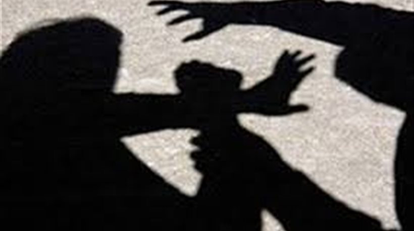 Γυαλιά-καρφιά έκαναν ένα κατάστημα τρεις νεαροί στη Ροδόπη
