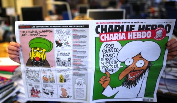 “Όχι” στο φόβο του Ισλάμ από την “Charlie Hebdo”: Επανακυκλοφορεί με σκίτσα του Μωάμεθ